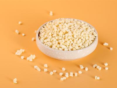 フリーズドライさいの目に切ったりんご