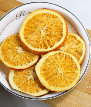 Gefriergetrocknete Orangenflocken